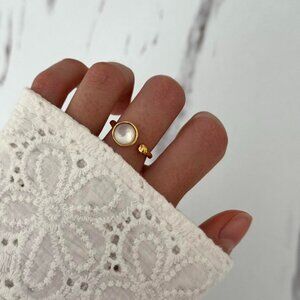 Sku:0382 gold ring white moon stone material stainless steel + in a gift box